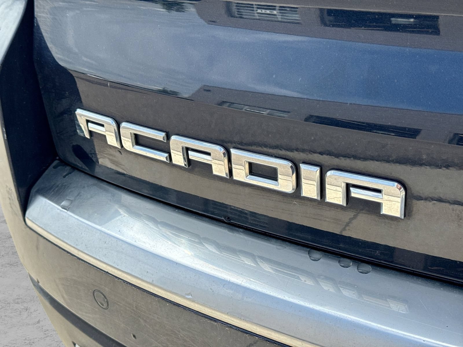 Used 2015 GMC Acadia SLE FWD image 12