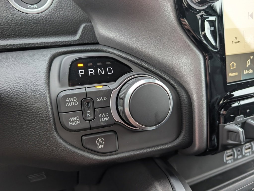 New 2026 RAM 1500 4x4 Crew Cab image 27