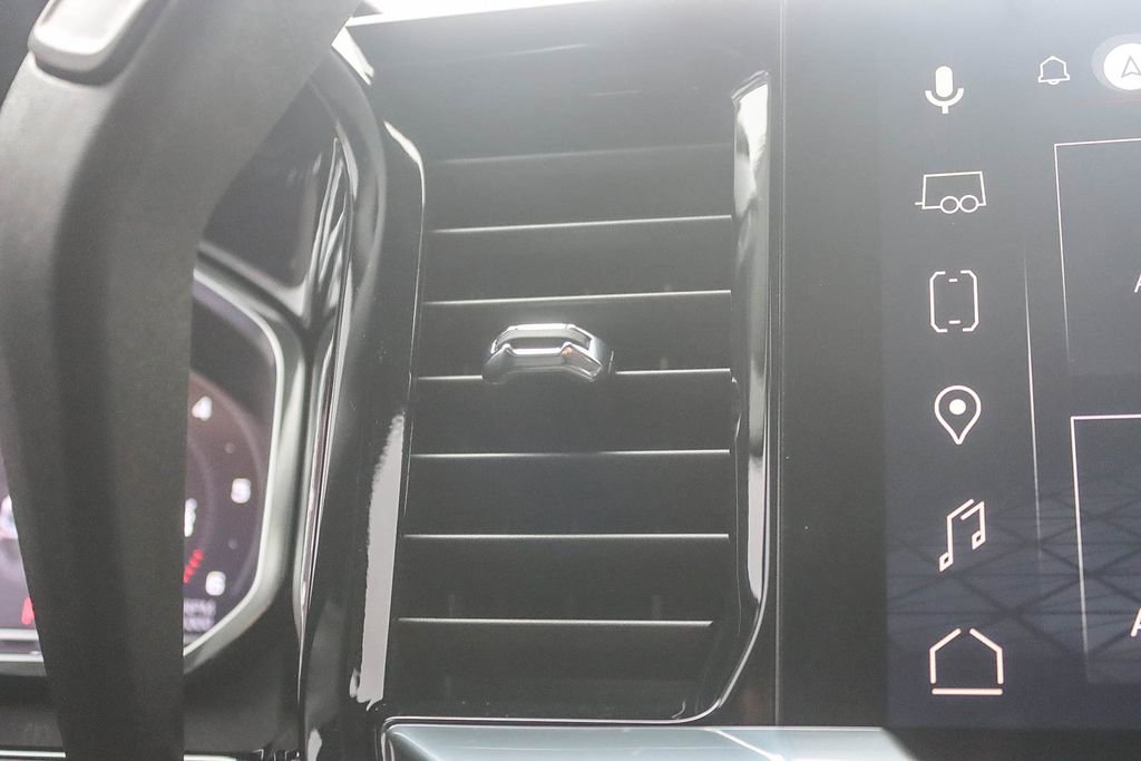 Used 2025 GMC Sierra 1500 Elevation image 34