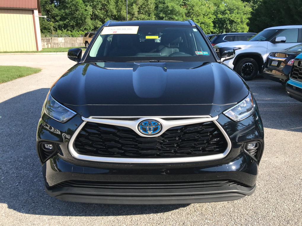 Certified 2020 Toyota Highlander XLE AWD/4WD image 3