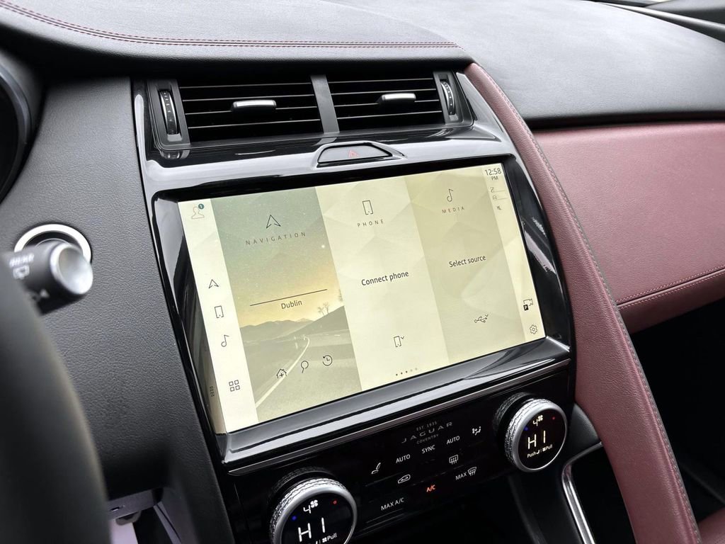 Used 2024 Jaguar E-PACE R-Dynamic SE image 16