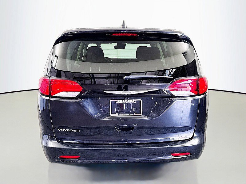 Used 2023 Chrysler Voyager LX image 6