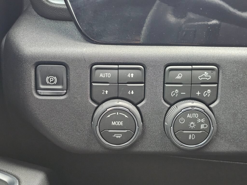 Certified 2026 Chevrolet Silverado 1500 RST AWD/4WD image 19