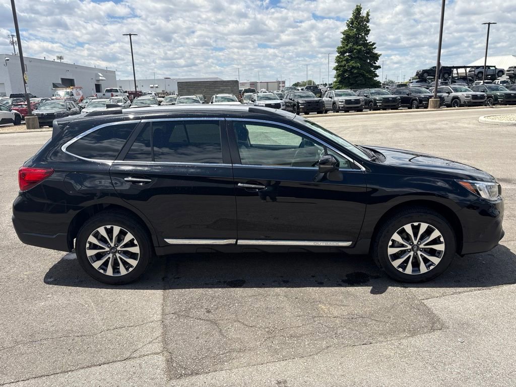 Used 2019 Subaru Outback 2.5i Touring AWD/4WD image 3