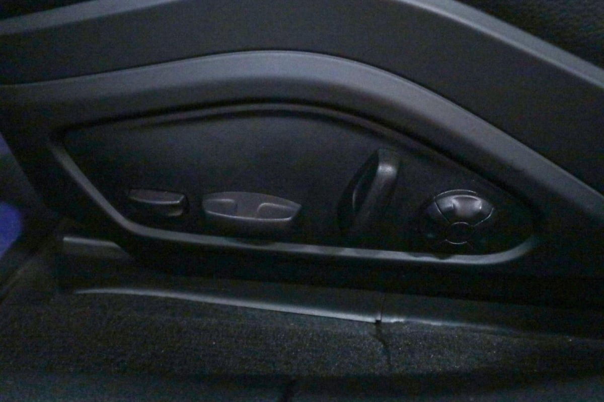 Used 2025 Porsche Panamera image 18