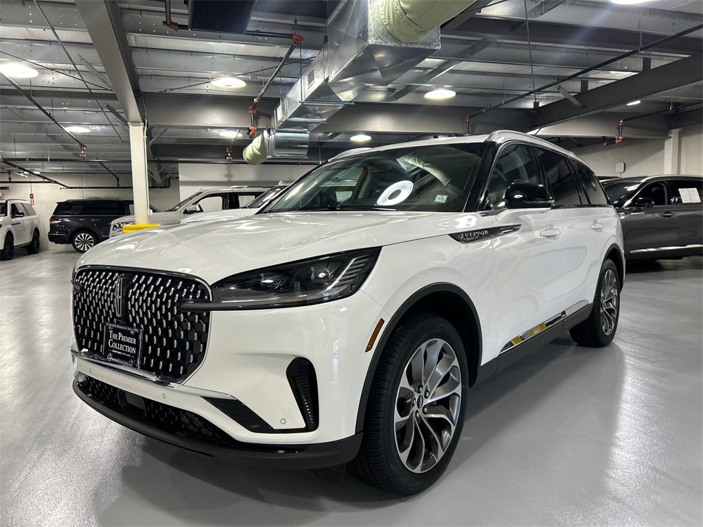Used 2025 Lincoln Aviator Reserve w/ Illumination Package image 5