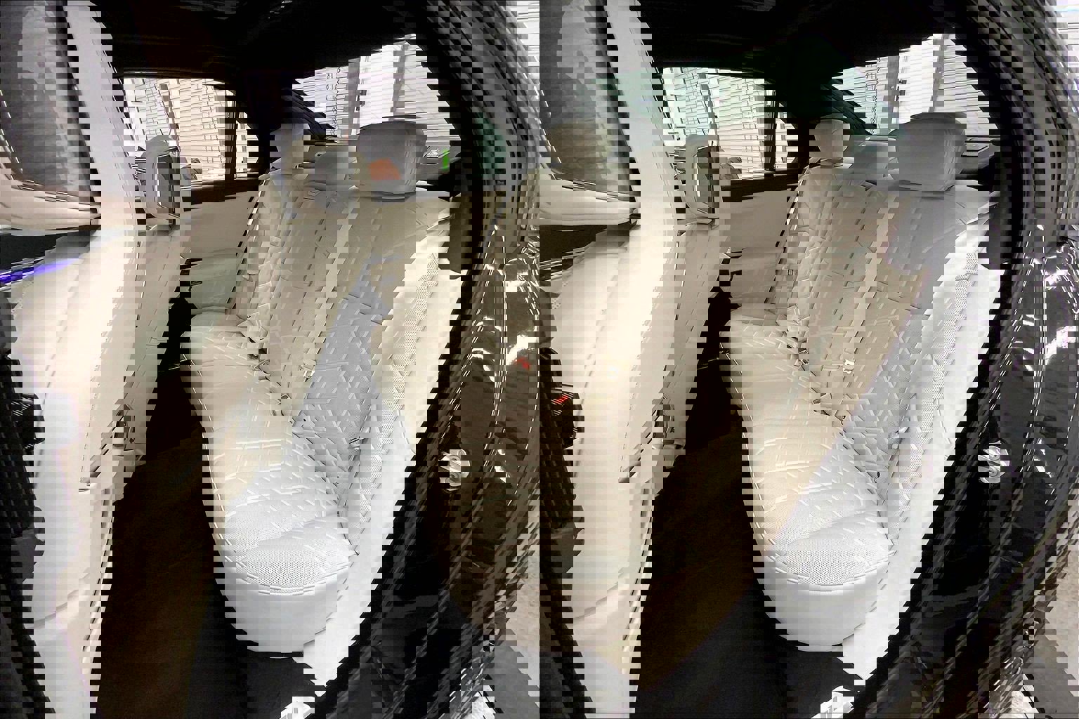 Certified 2024 BMW 750e xDrive w/ Executive Package AWD/4WD image 14