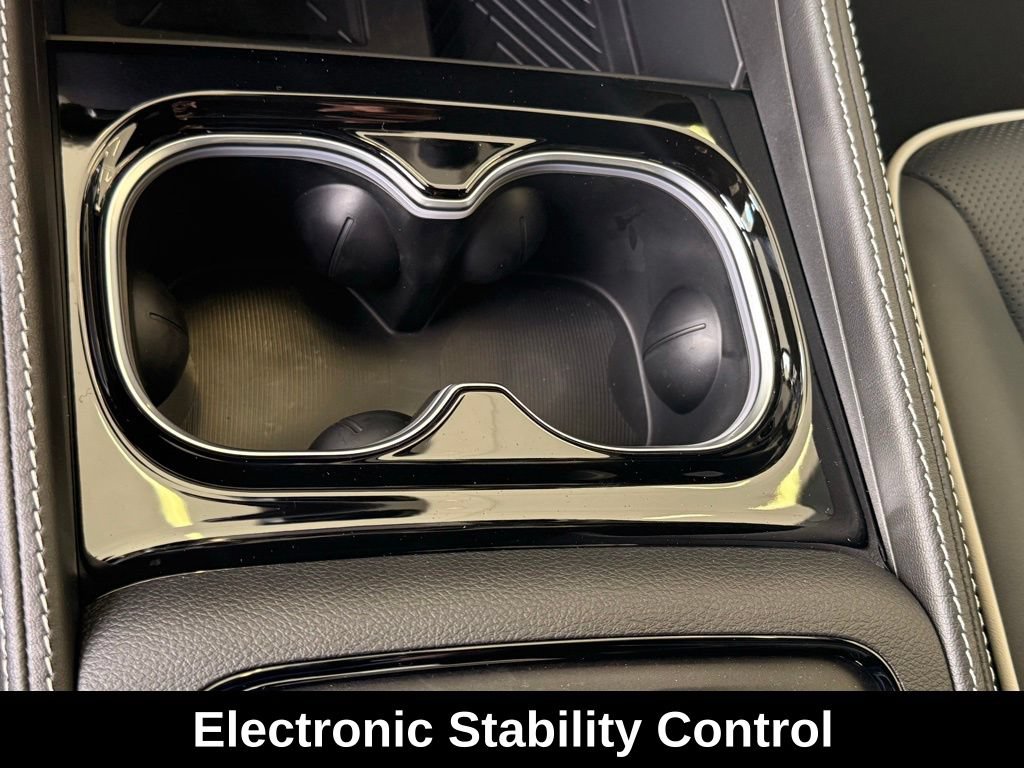 New 2027 Chrysler Pacifica Limited w/ S Appearance Package FWD image 16