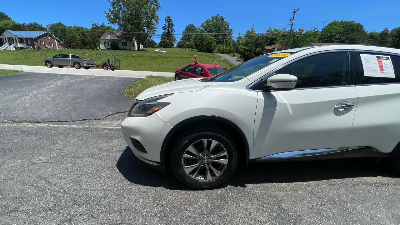 Used 2018 Nissan Murano S AWD/4WD image 2