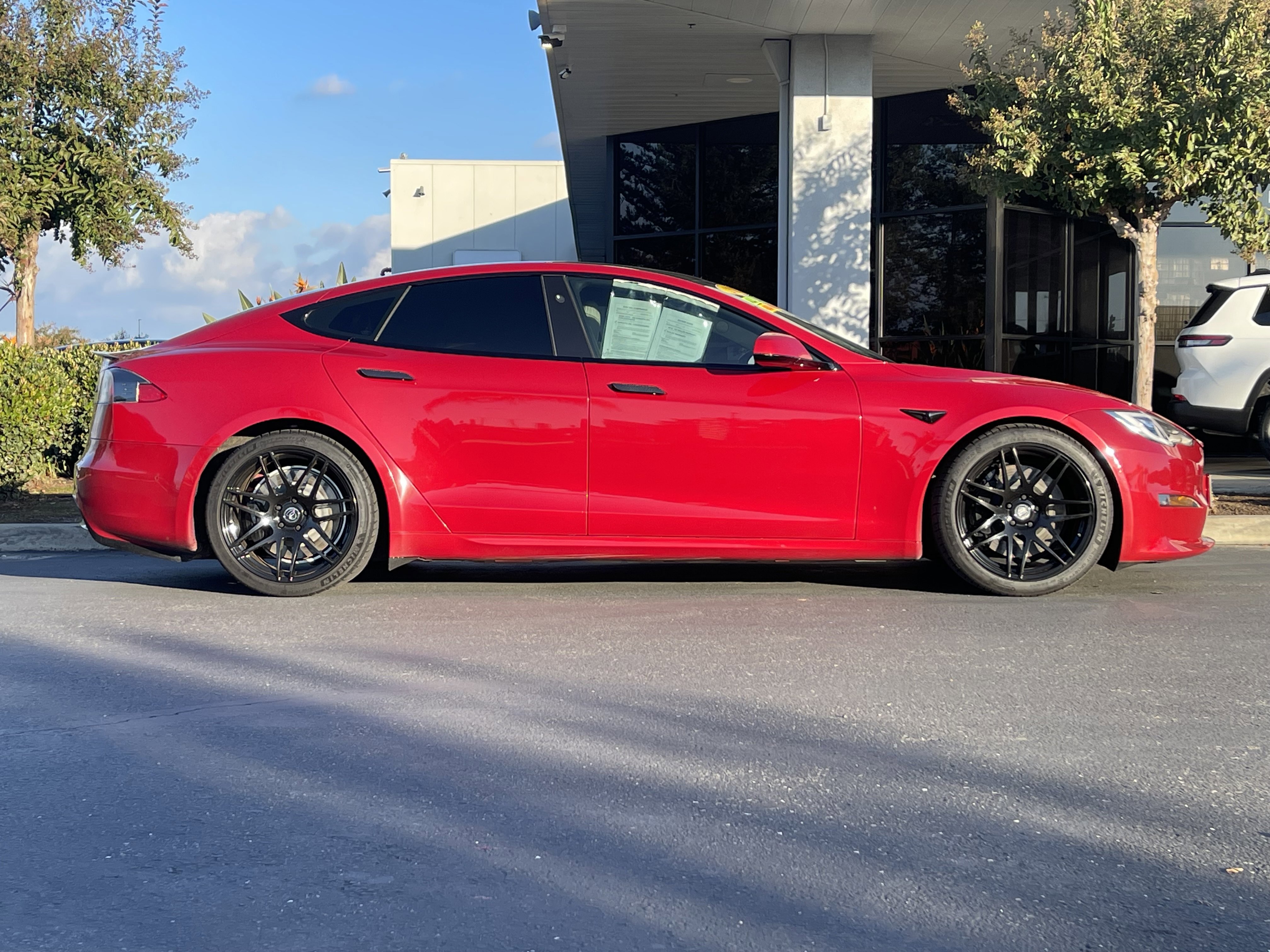 Used 2021 Tesla Model S Plaid image 7