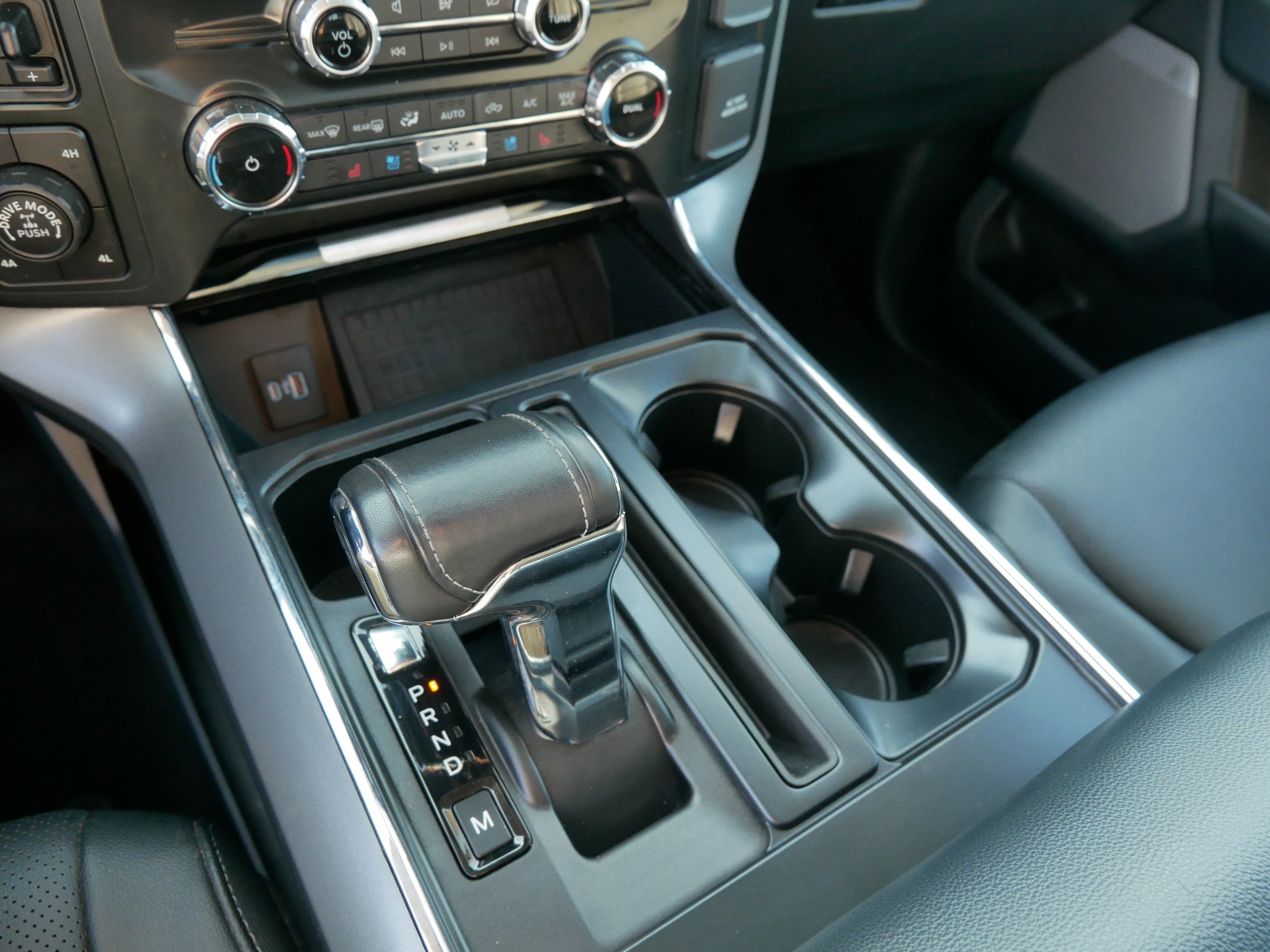 Used 2022 Ford F150 Lariat w/ Equipment Group 501A Mid image 24