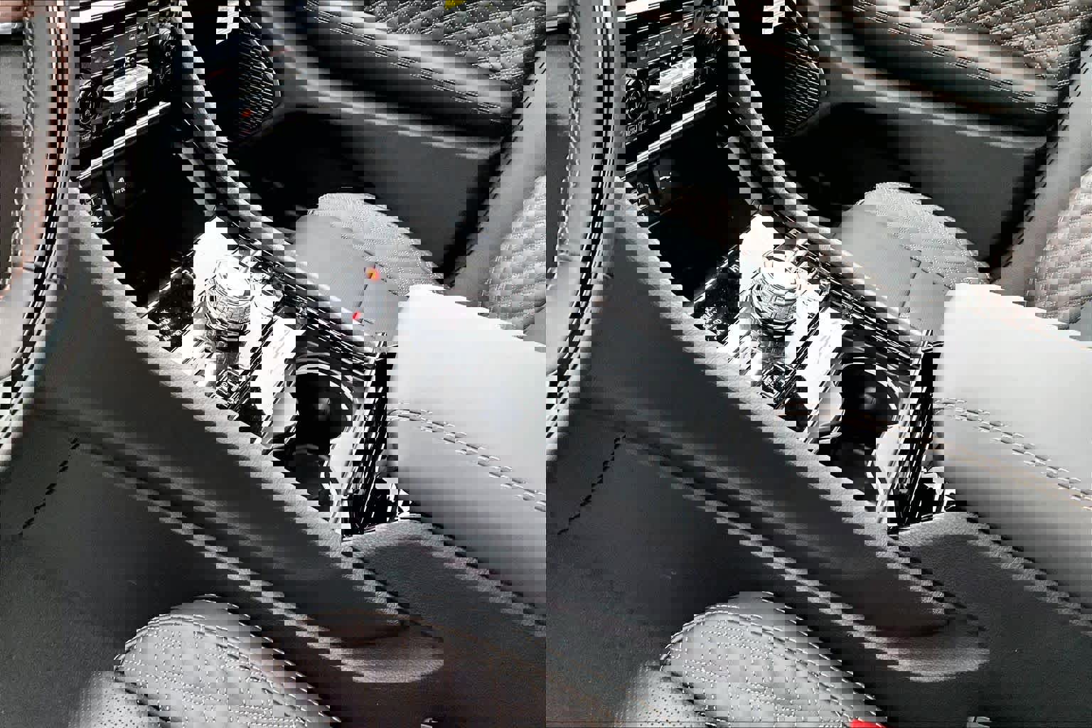 New 2025 Jeep Grand Cherokee Summit w/ Obsidian Package image 8