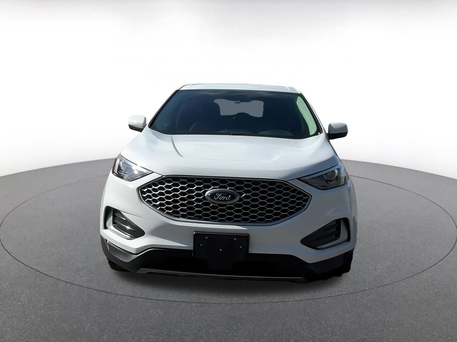 Used 2024 Ford Edge SEL image 4