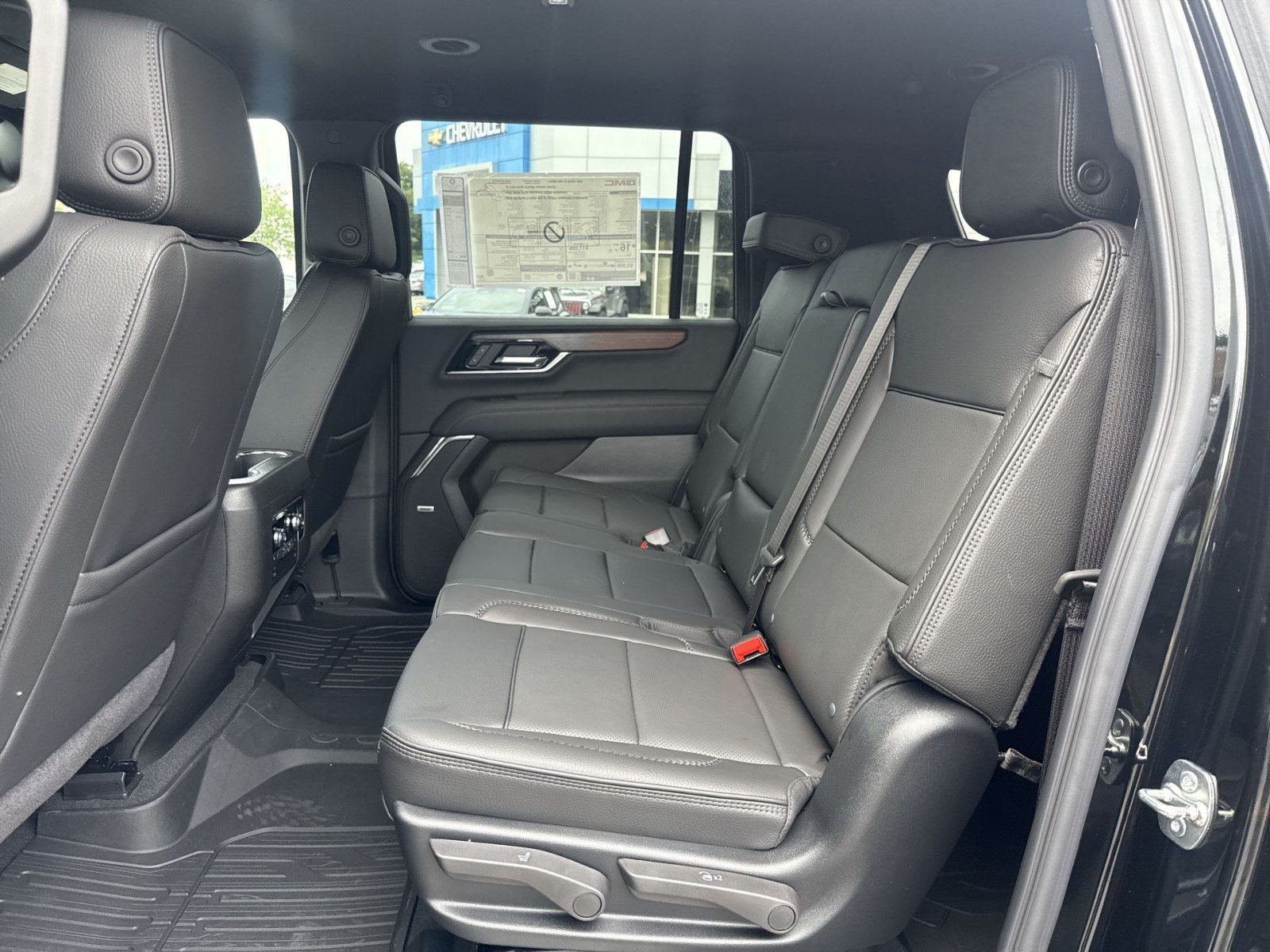 New 2026 GMC Yukon XL Denali w/ LPO, Floor Liner Package AWD/4WD image 17