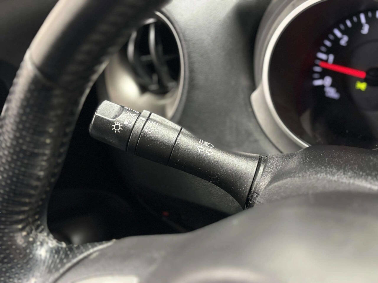 Used 2013 Nissan Juke SL image 33