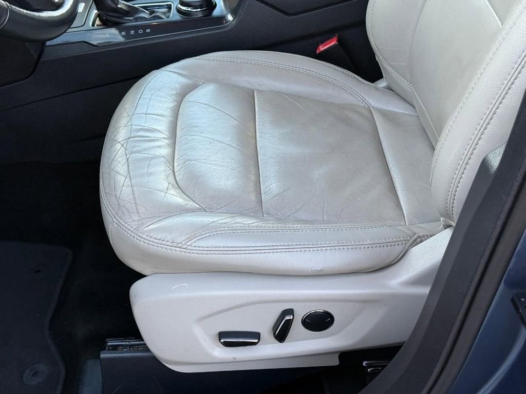 Used 2018 Ford Explorer XLT w/ Equipment Group 202A image 13