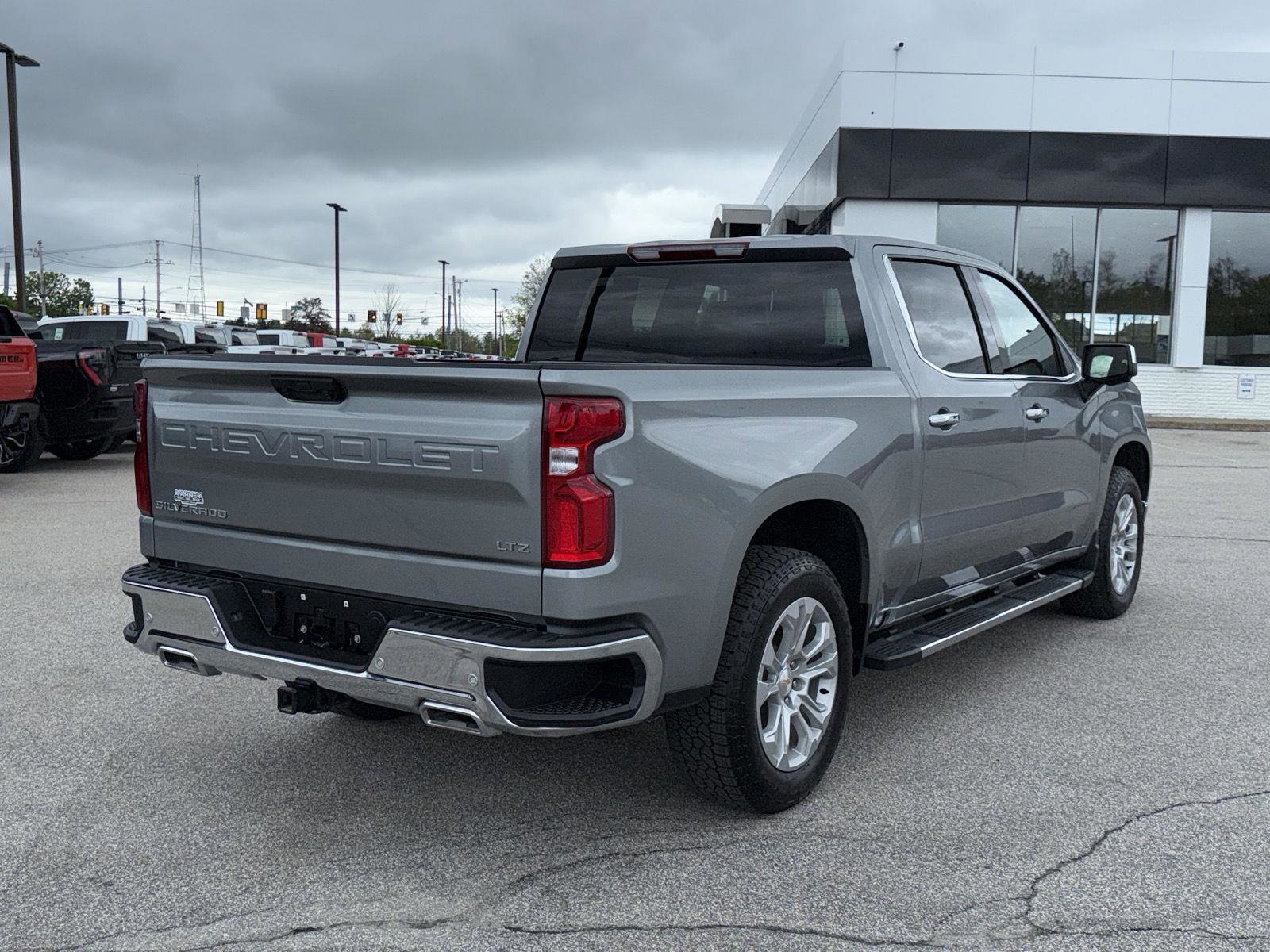 Used 2025 Chevrolet Silverado 1500 LTZ image 7