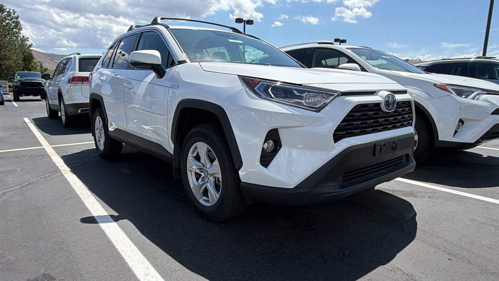 Used 2020 Toyota RAV4 XLE w/ Convenience Package AWD/4WD image 1