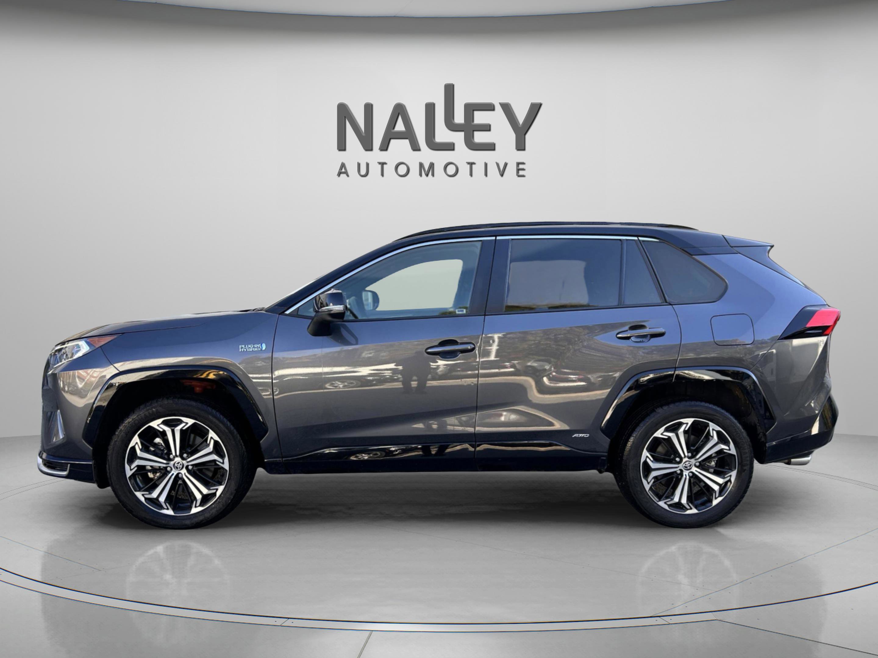 Used 2021 Toyota RAV4 XSE image 3