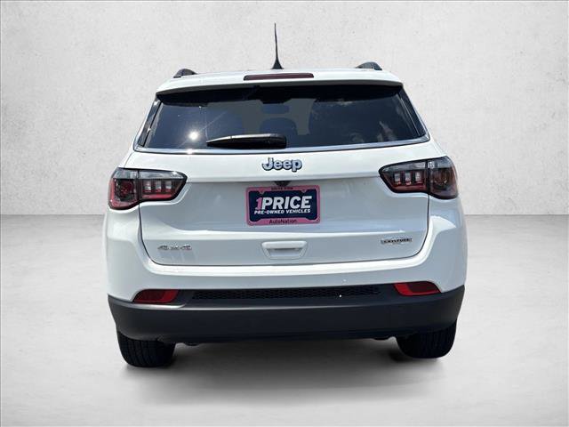 Used 2025 Jeep Compass Latitude AWD/4WD image 6