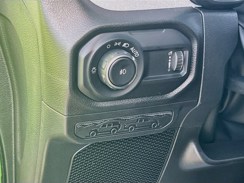 Certified 2026 Jeep Wrangler Sport AWD/4WD image 10