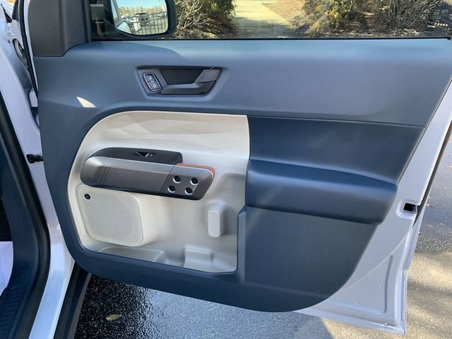 Used 2025 Ford Maverick Lariat w/ 4K Tow Package image 13