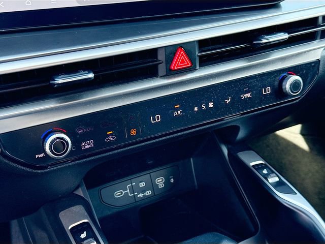 Used 2024 Kia Sorento S FWD image 16