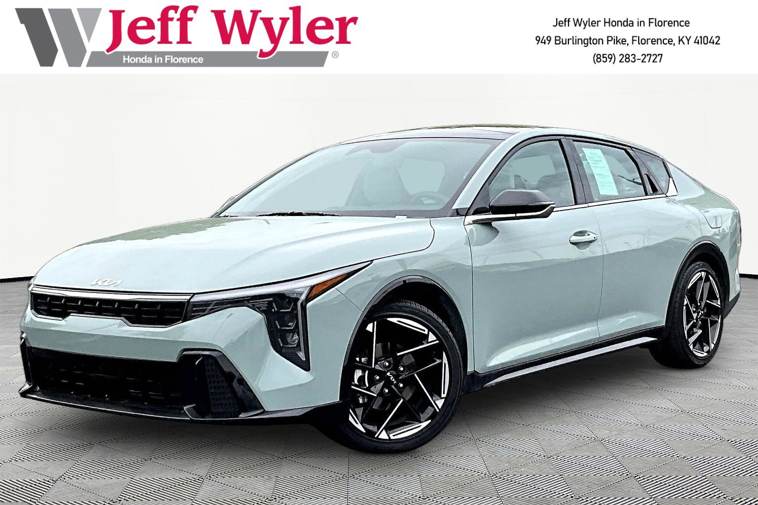 Used 2025 Kia K4 GT-Line w/ GT-Line Premium Package FWD image 1