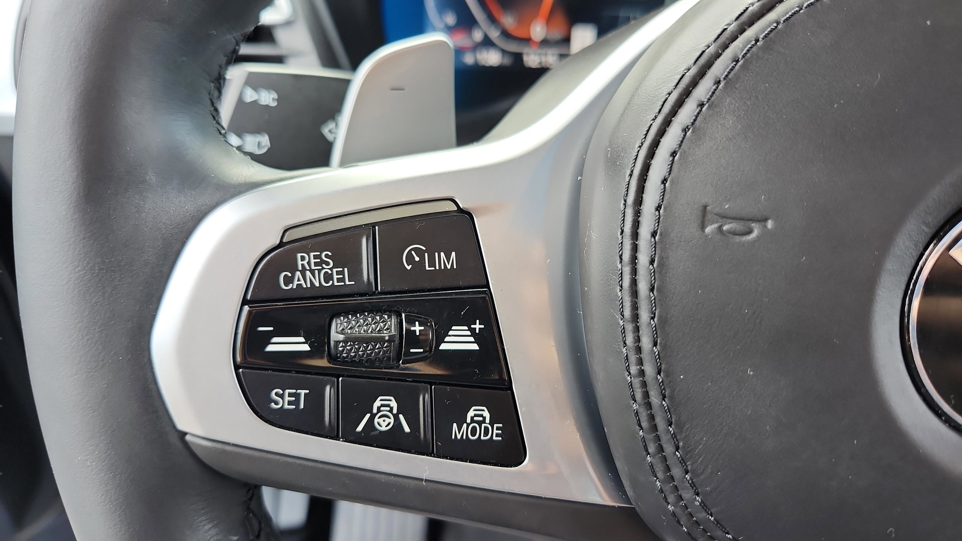 Certified 2025 BMW X4 xDrive30i w/ Premium Package image 38