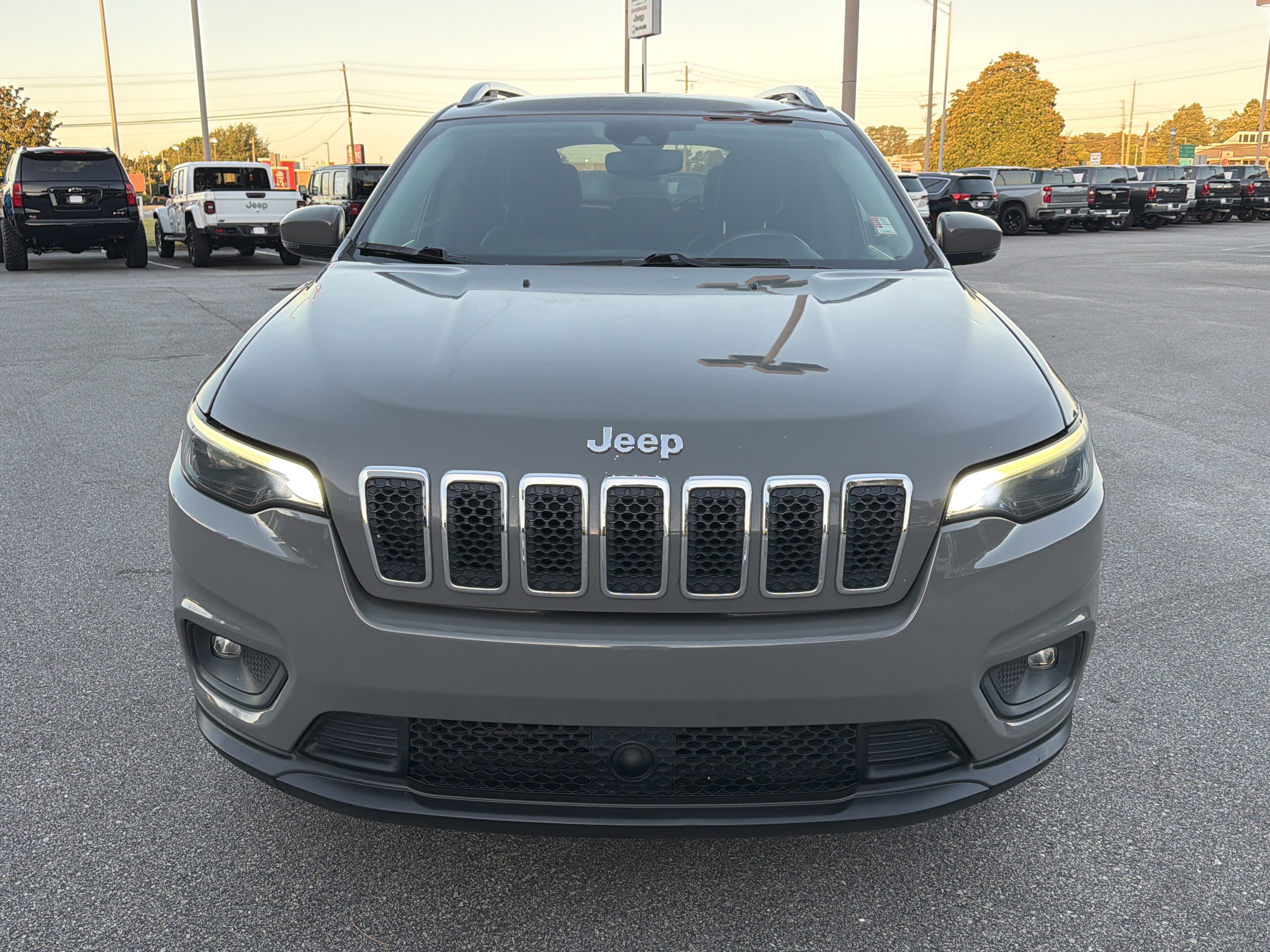 Used 2021 Jeep Cherokee Latitude Lux w/ Sun & Sound Group image 3