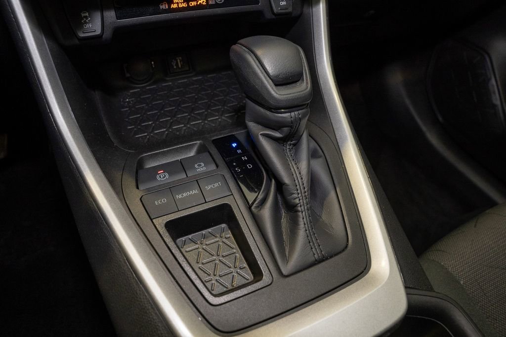 Used 2024 Toyota RAV4 XLE image 17