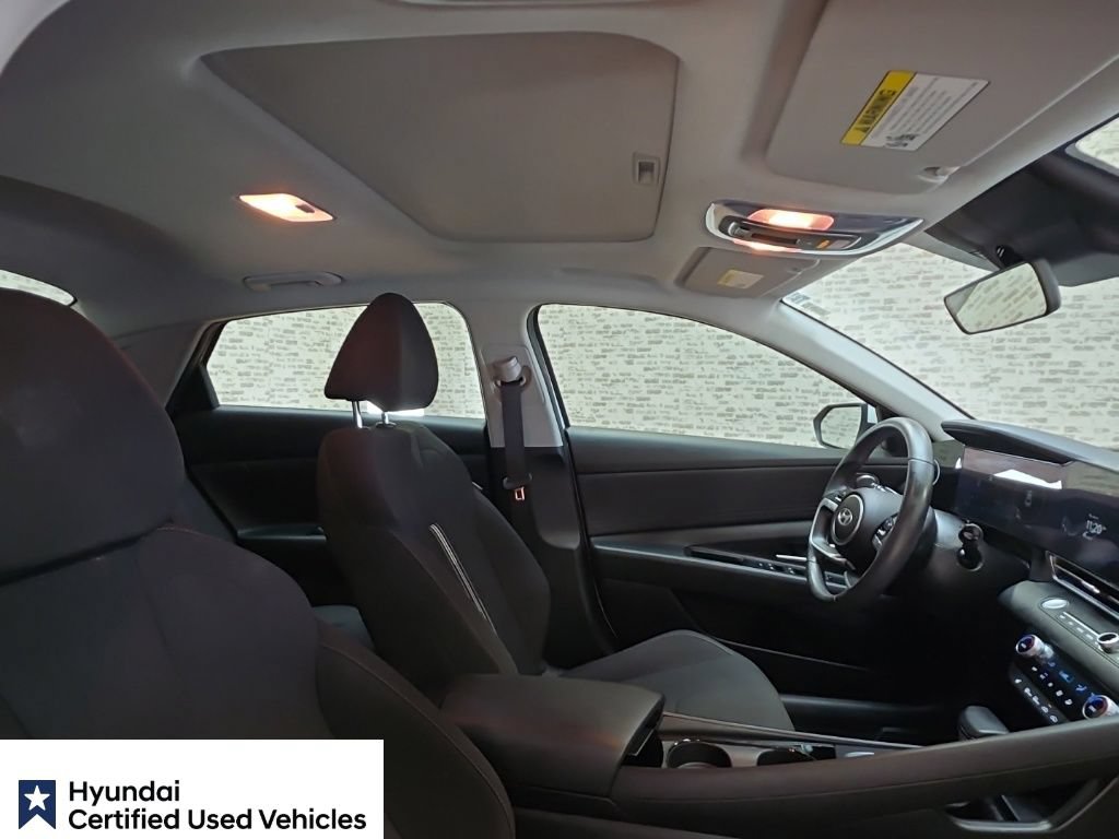 Used 2025 Hyundai Elantra SEL FWD image 13
