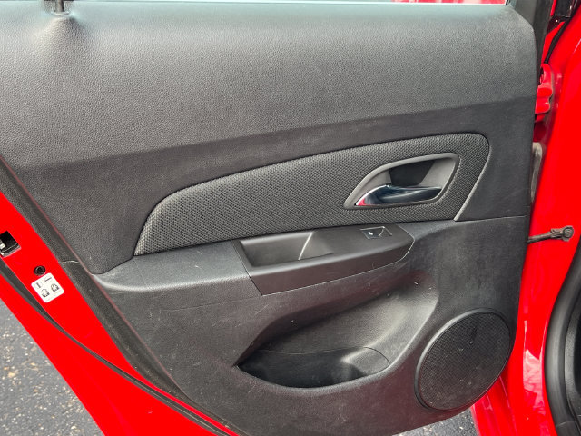 Used 2015 Chevrolet Cruze LT FWD image 29