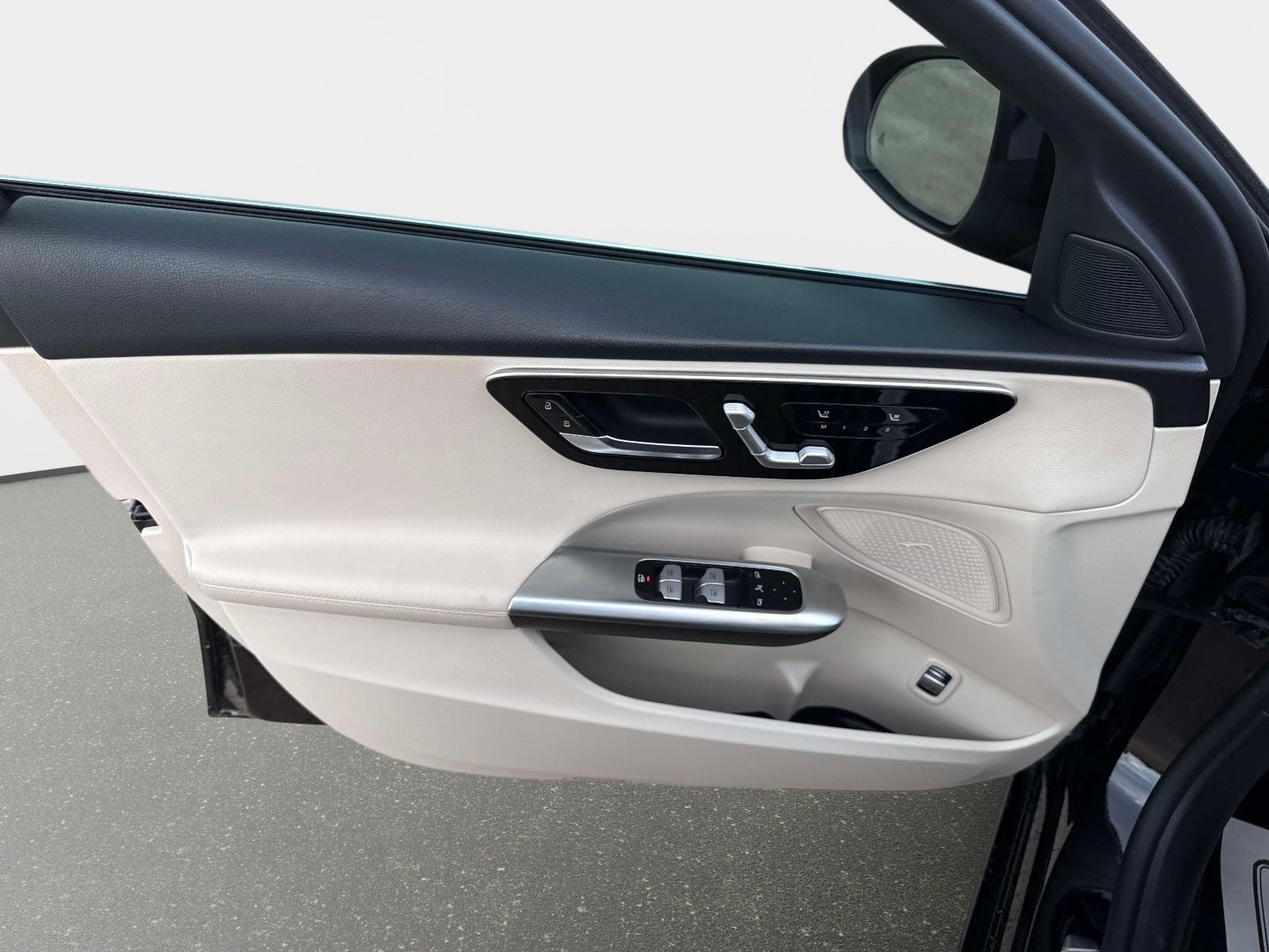 Used 2022 Mercedes-Benz C 300 Sedan image 17