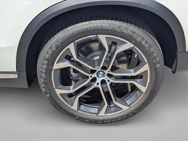 Used 2026 BMW X5 sDrive40i w/ Climate Comfort Package image 9