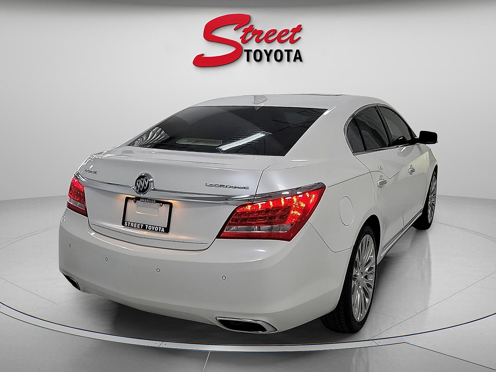 Used 2016 Buick LaCrosse Premium w/ Driver Confidence Package #1 FWD image 4