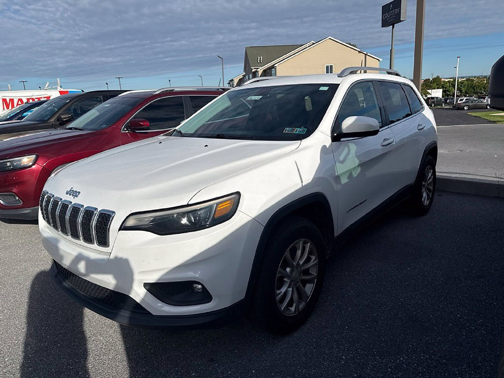 Used 2019 Jeep Cherokee Latitude w/ Cold Weather Group AWD/4WD image 2