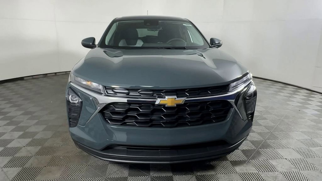 New 2026 Chevrolet Trax LS w/ LS Convenience Package FWD image 3