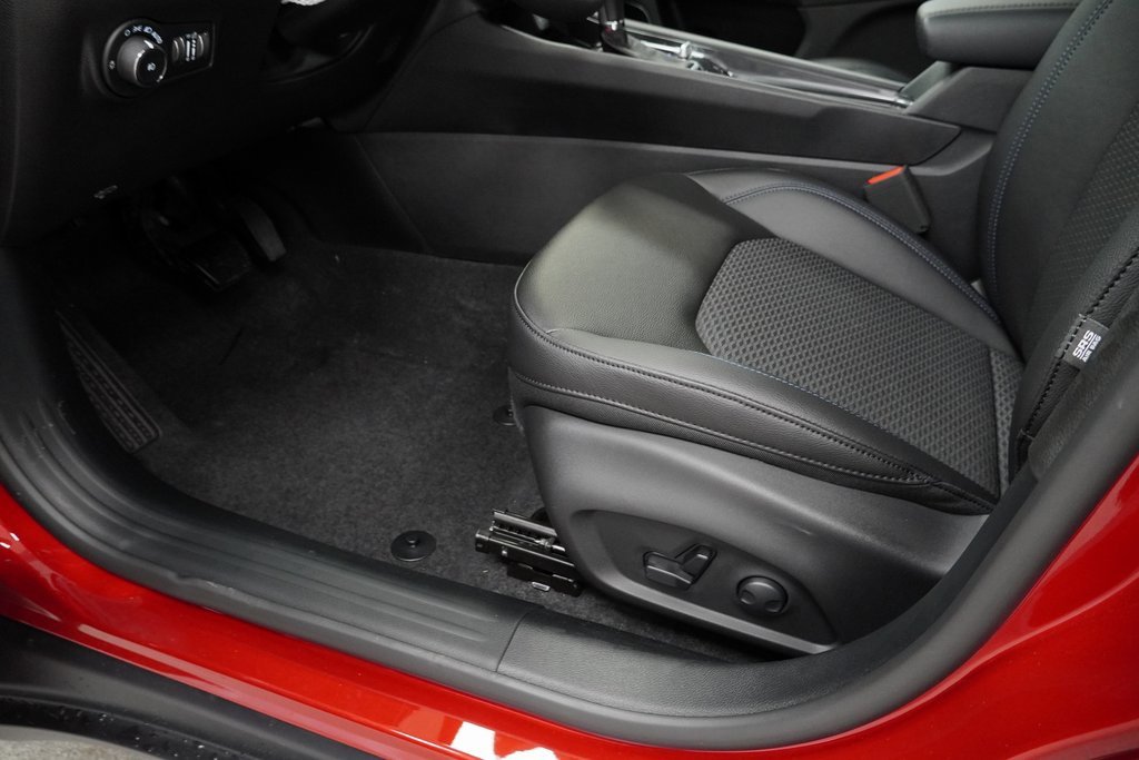 Certified 2025 Jeep Compass Latitude w/ Convenience Group image 36