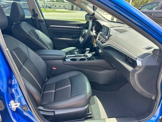 Used 2025 Nissan Altima 2.5 SR FWD image 11
