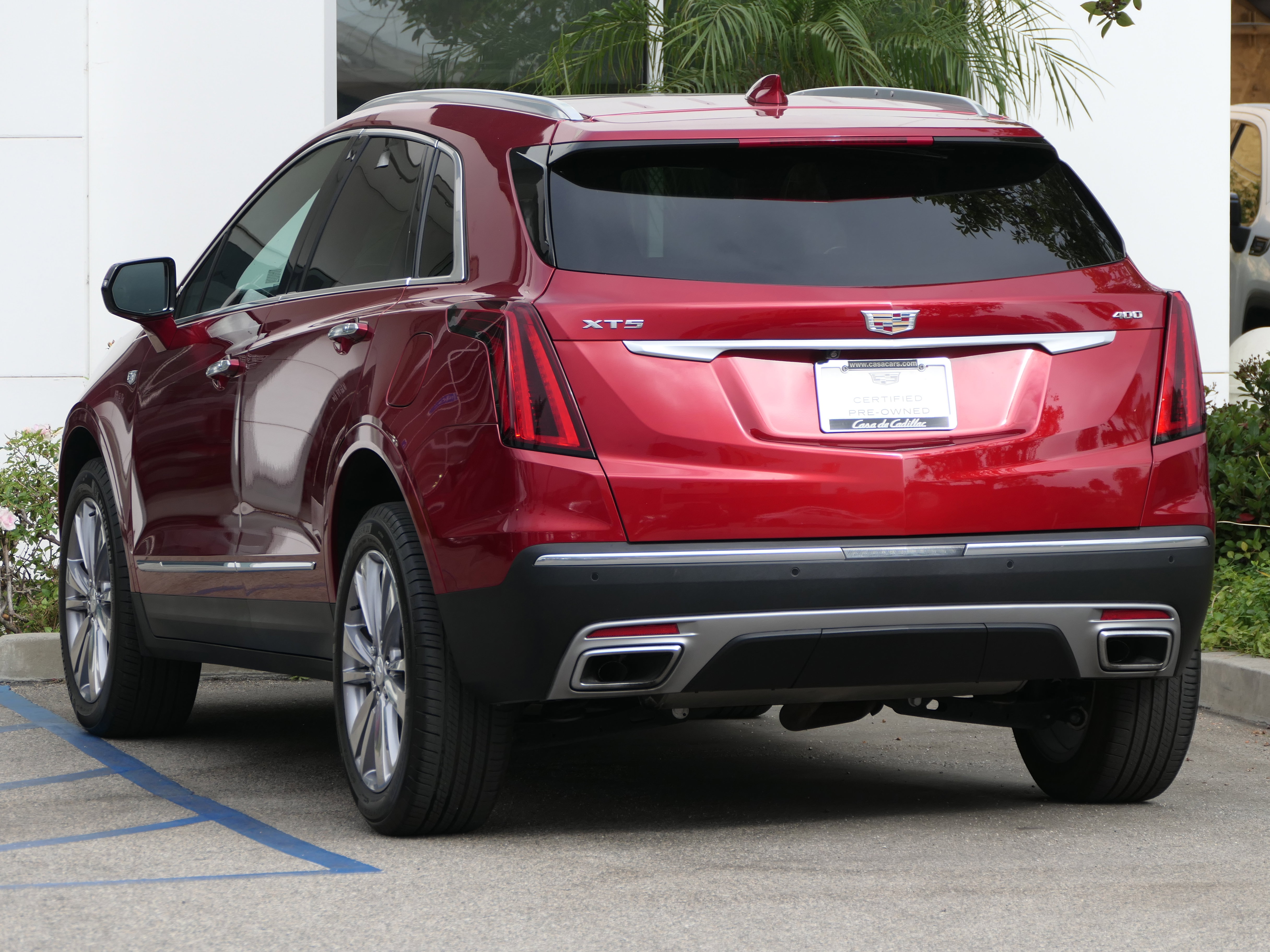 Used 2024 Cadillac XT5 Premium Luxury FWD image 3
