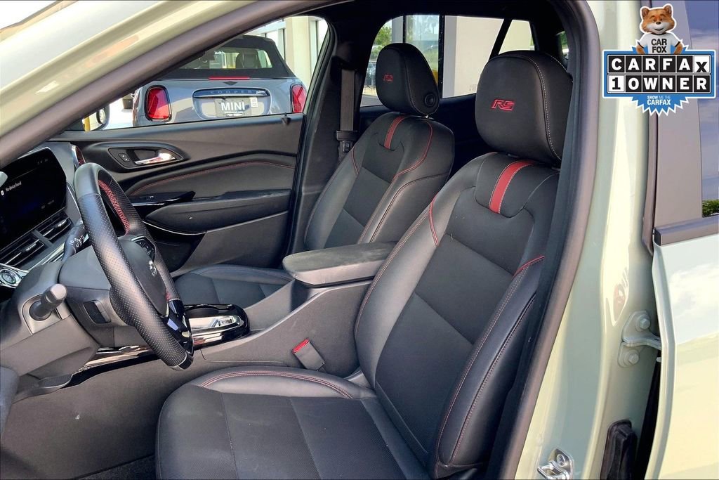 Used 2024 Chevrolet Trax RS w/ Sunroof Package FWD image 22