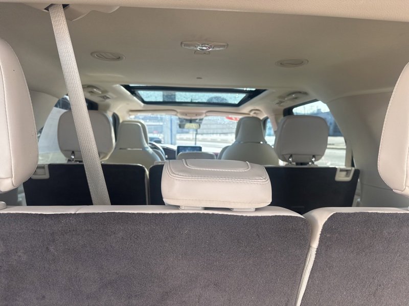 Used 2021 Lincoln Navigator Reserve w/ Luxury Package image 13