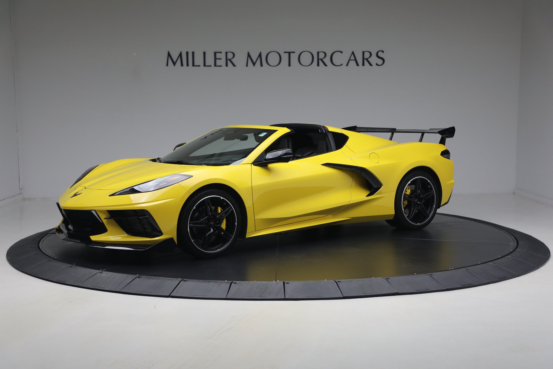 Used 2025 Chevrolet Corvette Stingray Coupe w/ Battery Protection Package RWD image 2