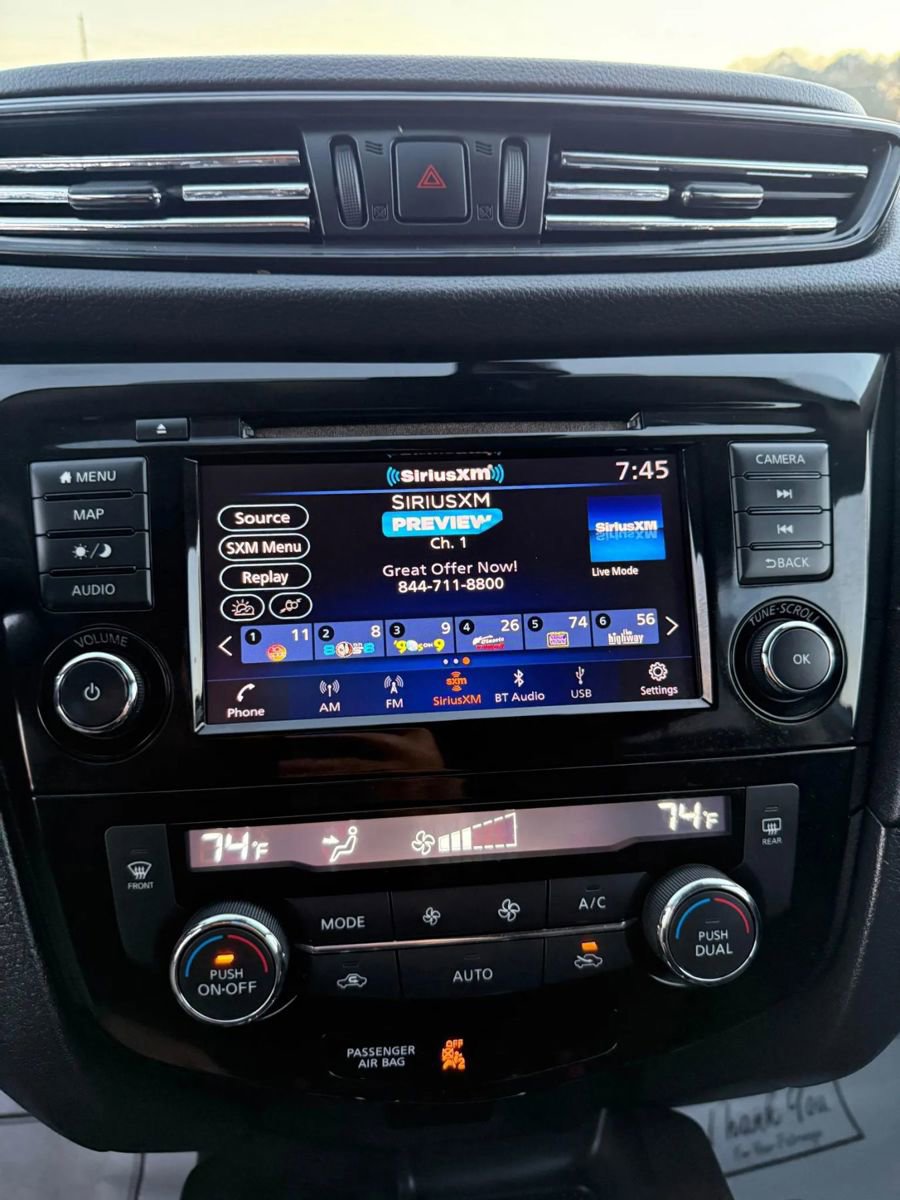 Used 2019 Nissan Rogue SV w/ Premium Package FWD image 21