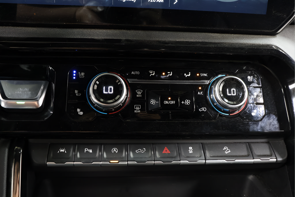Used 2025 GMC Sierra 1500 AT4 w/ Technology Package AWD/4WD image 10