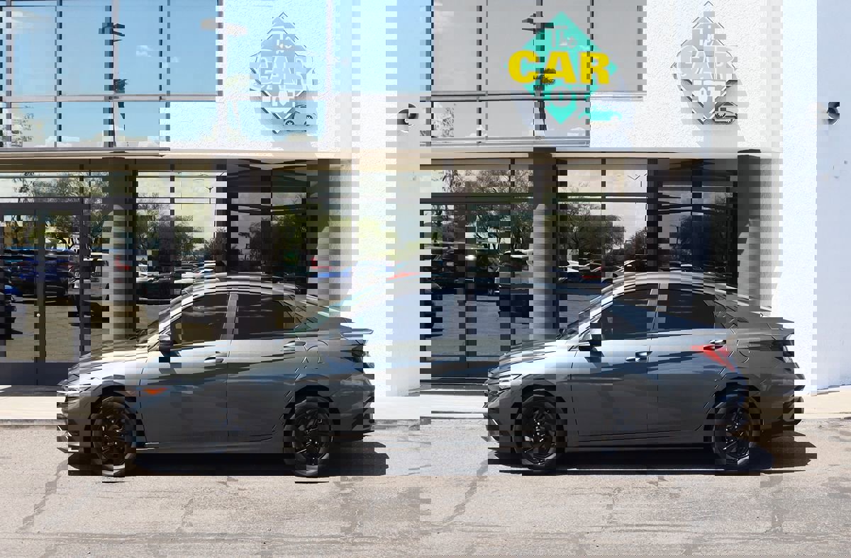 Used 2024 Hyundai Elantra SE image 8