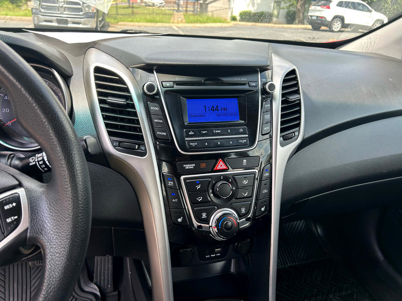 Used 2016 Hyundai Elantra GT image 11