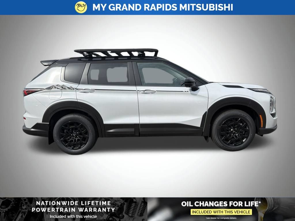 New 2026 Mitsubishi Outlander AWD image 4