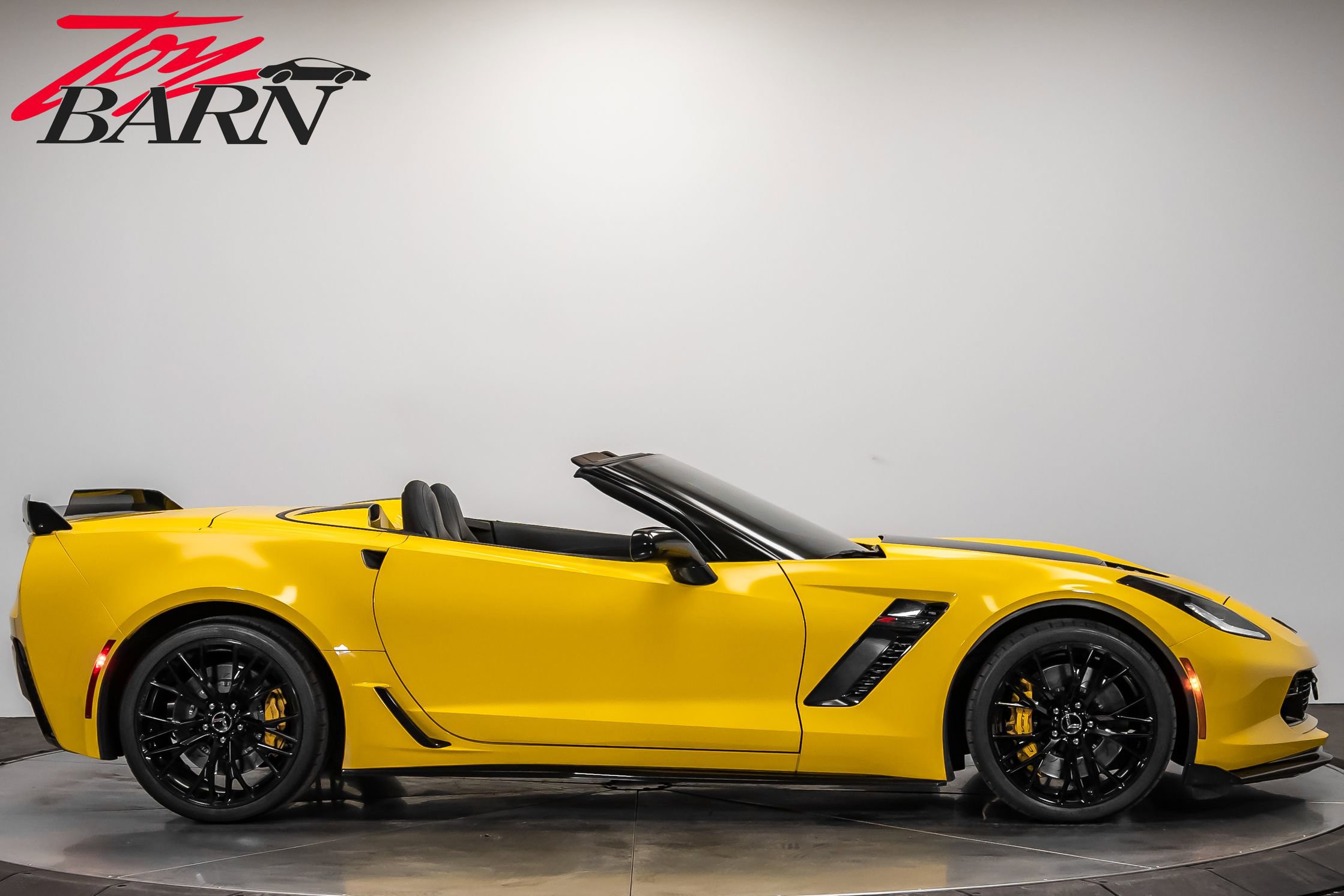 Used 2015 Chevrolet Corvette Z06 w/ 2LZ Preferred Equipment Group image 6